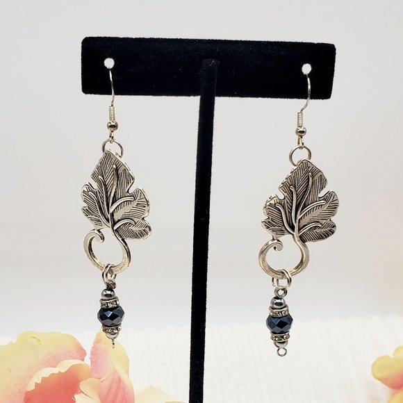 Midnight Ivy Hematite Jewelry - Silver & Dark Blue Necklace Bracelet Earring Set - Picture 13 of 14